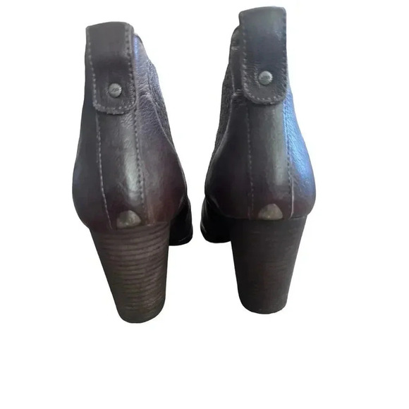 UGG Australia Women's Brown Leather Cobie Round Toe Heel Bootie Size 9.5 - Picture 4 of 10